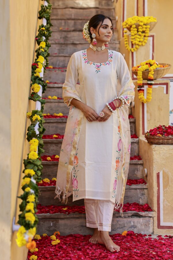 "Annika" Hand Painted Chanderi Suit Set (3pc) - Image 8
