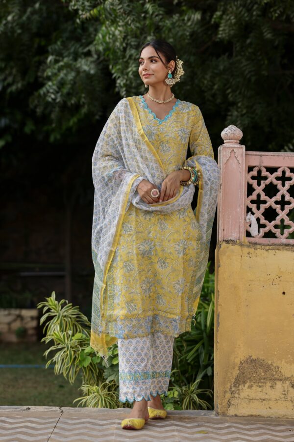 "Zuri" Kota Doriya Suit Set with dupatta(3pc) - XXL