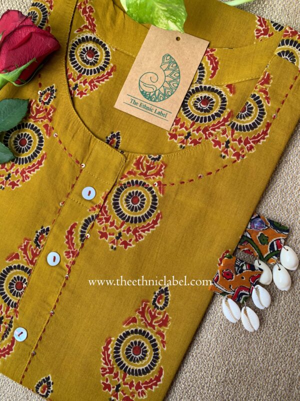 "Tushi" Boota Cotton kurta - Image 3