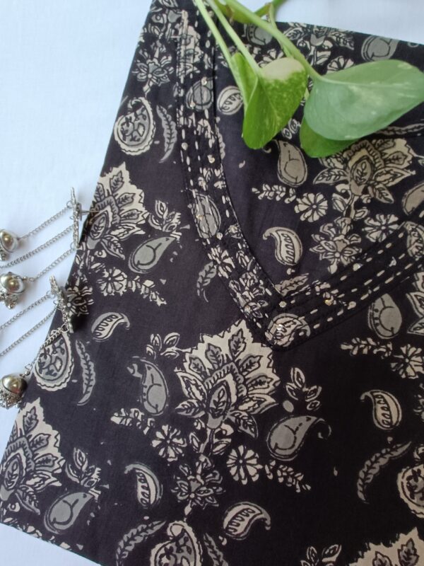 "Nootan" Black cotton Kurta - Image 2