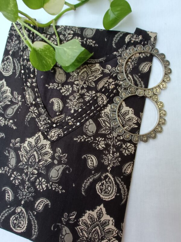 "Nootan" Black cotton Kurta - Image 3