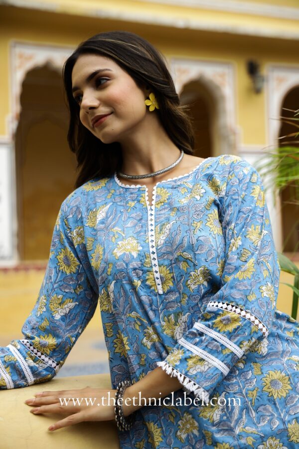 Blue Floral Bird Cotton Kurta - Image 2