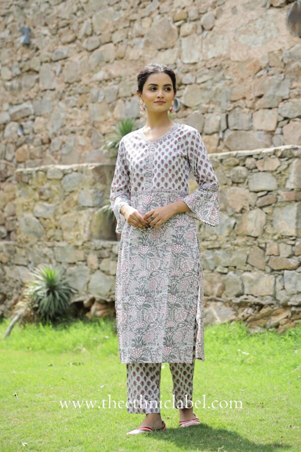 "Sakhi" Grey Hand block printed Cotton Kurta Pant Set(2 pc) - Image 8