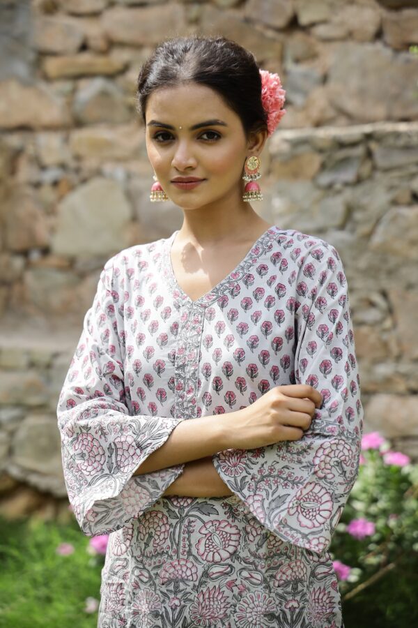 "Sakhi" Grey Hand block printed Cotton Kurta Pant Set(2 pc) - Image 7