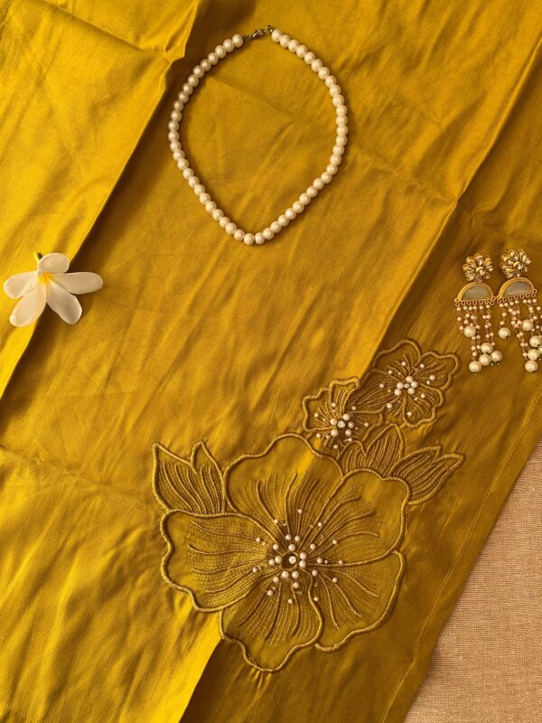 "Sumaira" embellished Silk Kurta Set(3pc) - Image 2