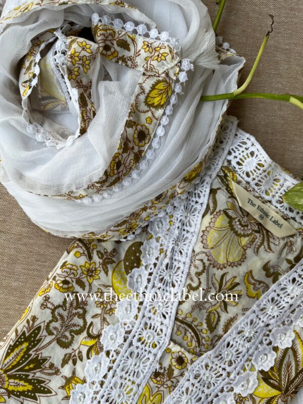 "Deeva' Laced Cotton Kurta Set(3pc) - Image 2