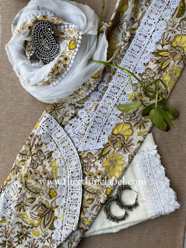 "Deeva' Laced Cotton Kurta Set(3pc) - Image 4