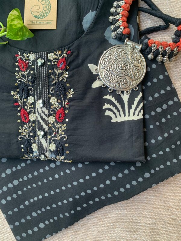 "Farida" Hand Block Printed Cotton Kurta Set(3pc) - Big Size - Image 3