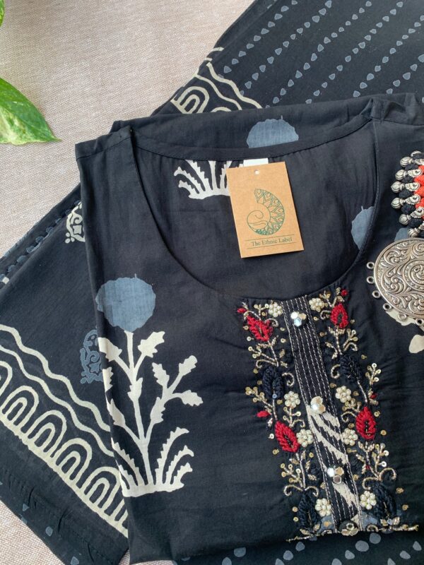 "Farida" Hand Block Printed Cotton Kurta Set(3pc) - Big Size - Image 4