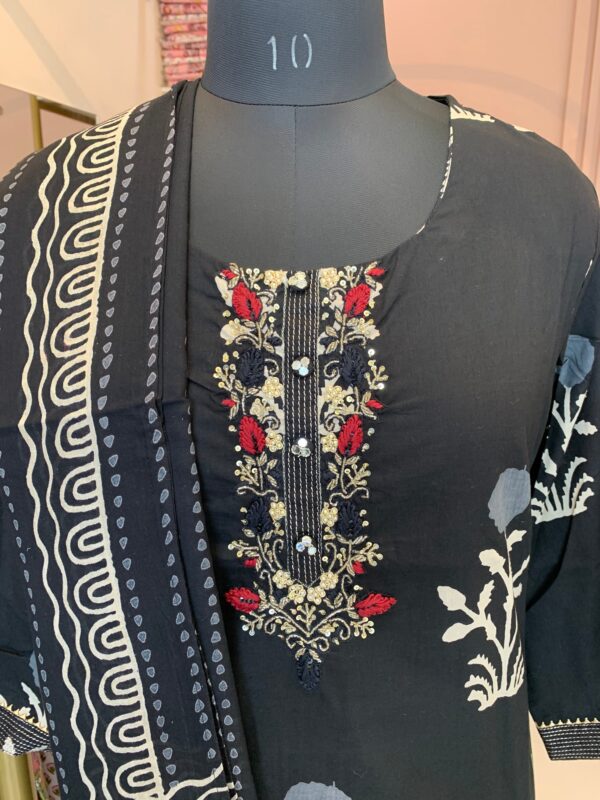 "Farida" Hand Block Printed Cotton Kurta Set(3pc) - Big Size - Image 5