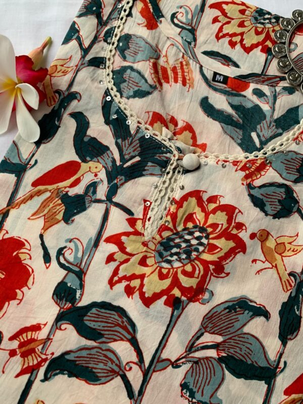 Cream Floral Bird Cotton Kurta - Image 4