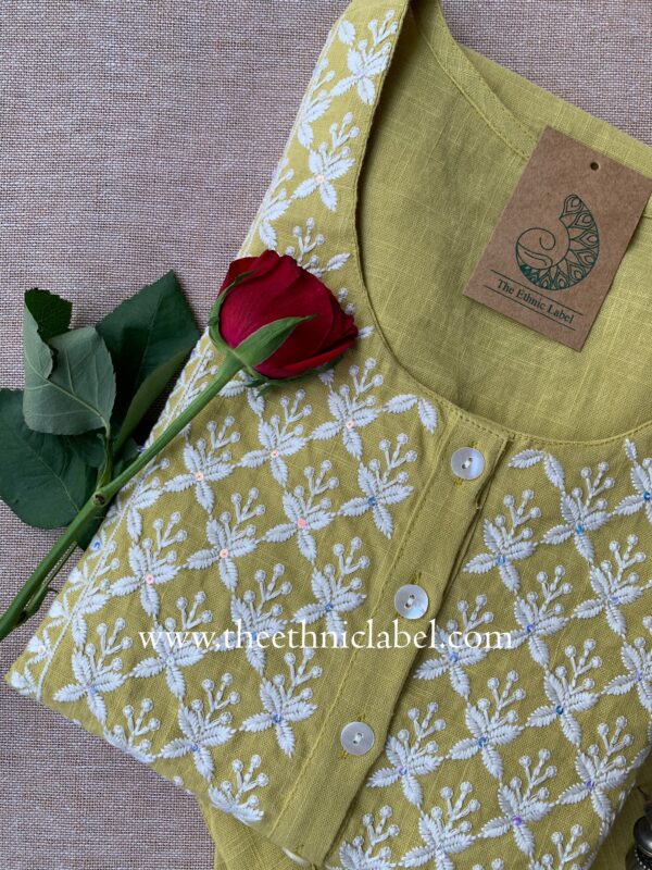 "Aabha" Embroidered Kurta with Pants (2pc) - Image 4