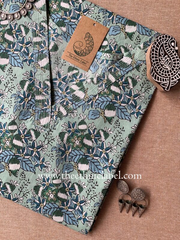 "Vidya" Floral Cotton kurta - Big Size - Image 3
