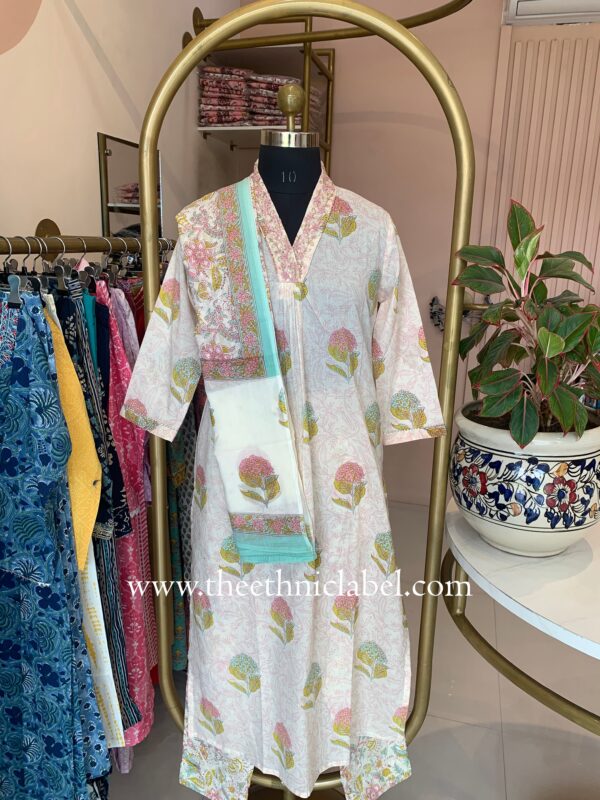 "Sumiran" Cotton Kurta Set(3pc) - Image 4