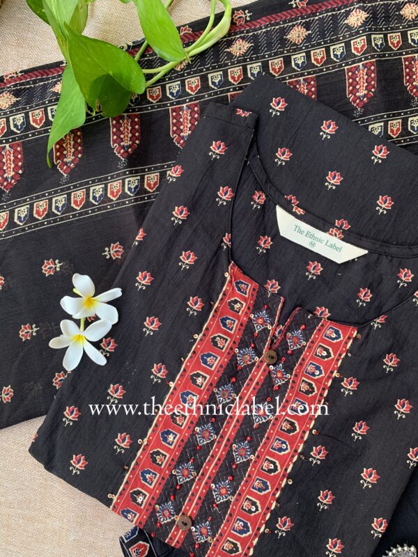 "Taraana" Jhanrokha Cotton Kurta Set(3pc) - Image 3