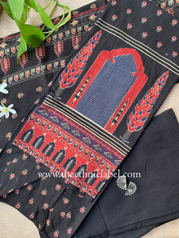 "Taraana" Jhanrokha Cotton Kurta Set(3pc) - Image 4