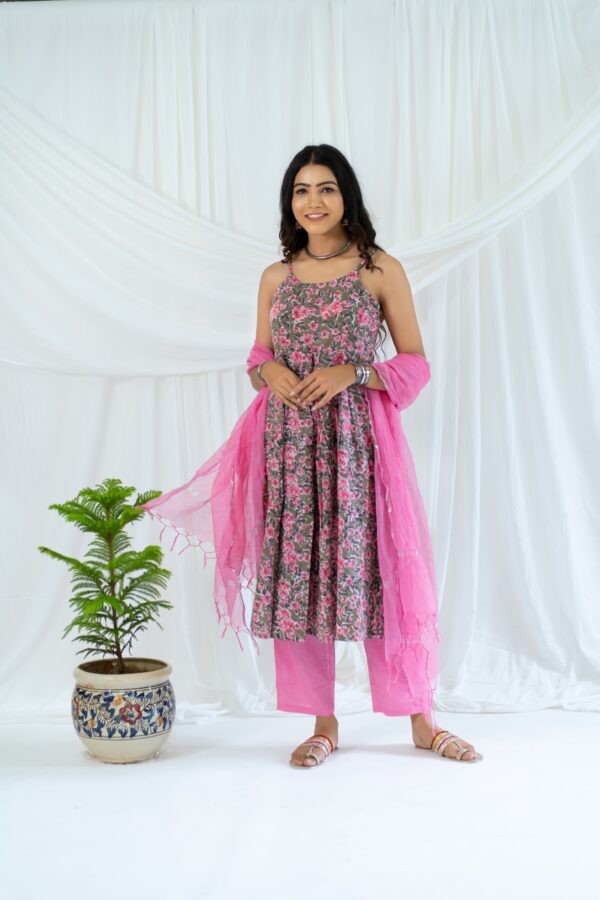 Pink & Olive 'Glamourous' Cotton Kurta Set