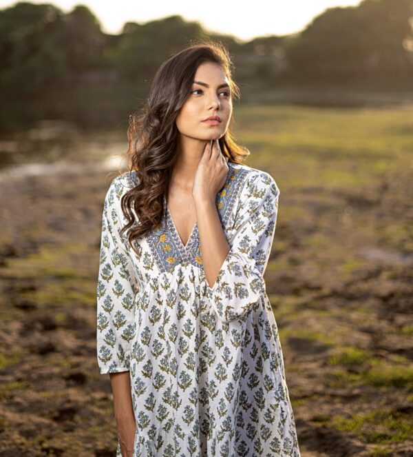 White Floral ‘Bewildering’ Printed Cotton Dress - Image 2