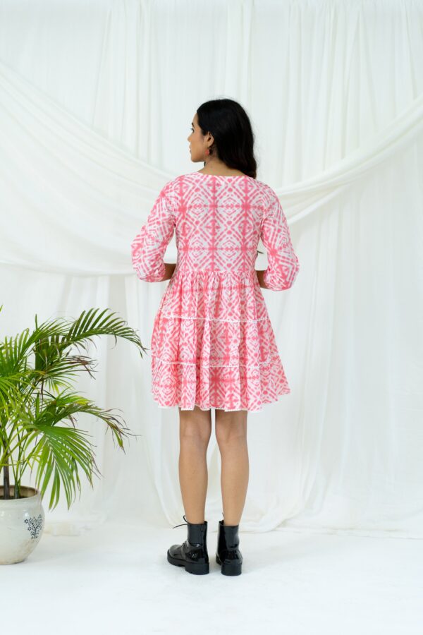 Vibrant Tie & Dye Laced Cotton dress - Image 4