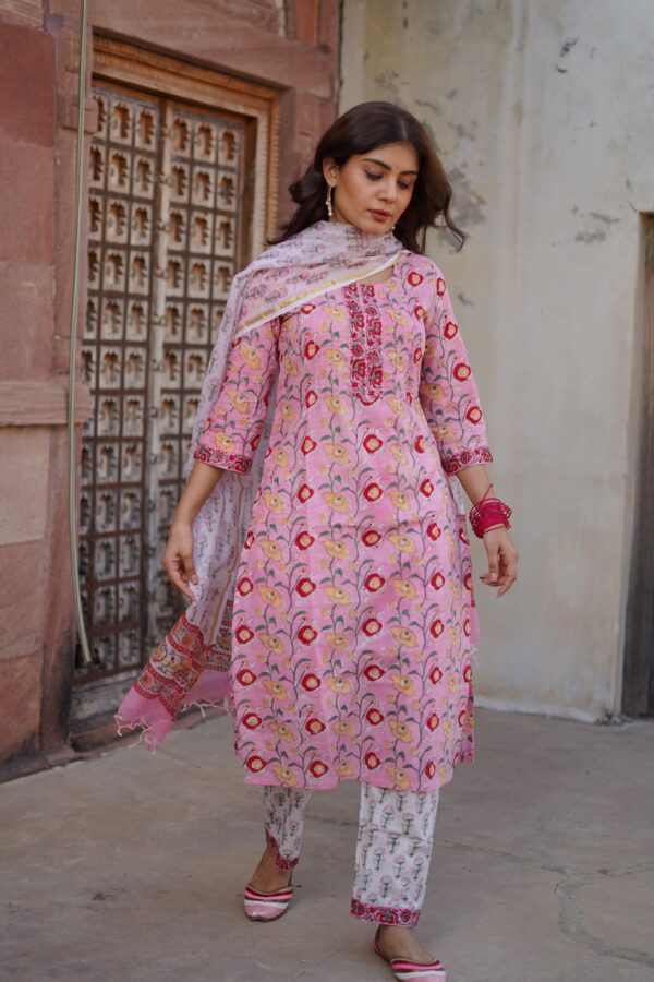 Pink "Pakeezah" Floral Suit Set with Kota Doriya Dupatta - Set of 3 - Image 2