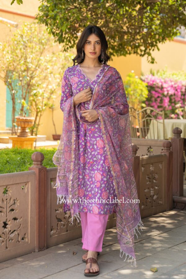 "Hanvita" Scalloped Cotton kurta with Dupatta-2pc - Image 4