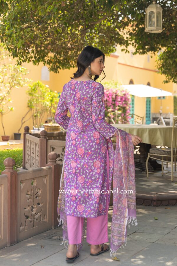 "Hanvita" Scalloped Cotton kurta with Dupatta-2pc - Image 5