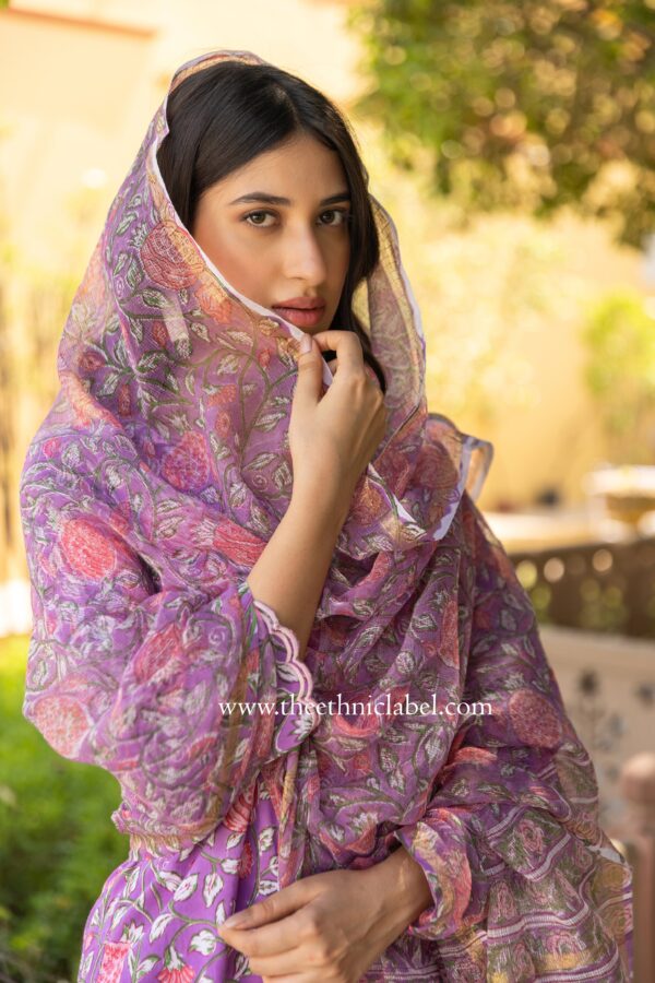 "Hanvita" Scalloped Cotton kurta with Dupatta-2pc - Image 7