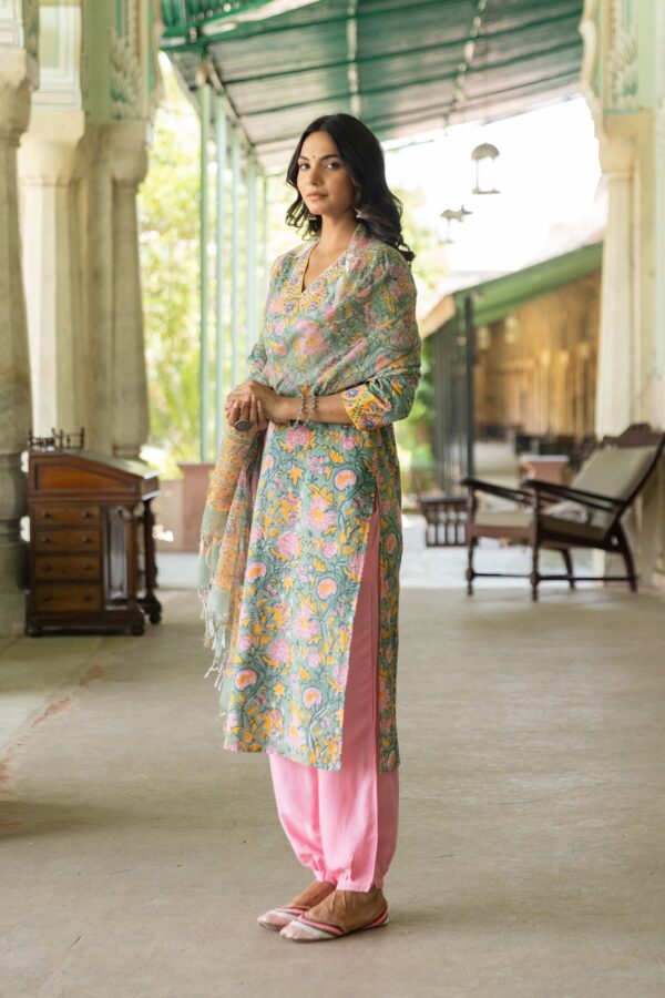 "Raani" Hand Block Printed Cotton Kurta Dupatta Set(2pc) - Image 2