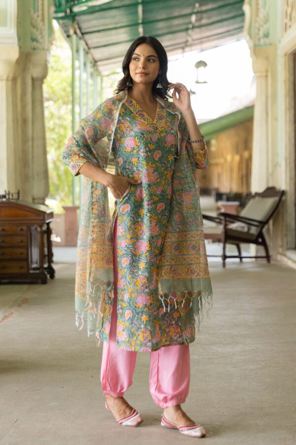 "Raani" Hand Block Printed Cotton Kurta Dupatta Set(2pc) - Image 3