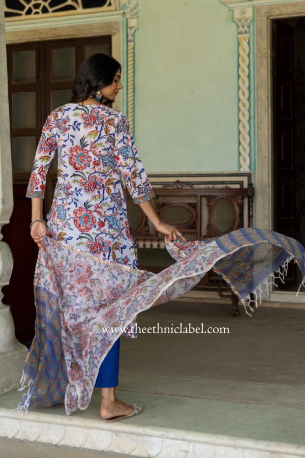 "Hasrat" Cotton Kurta Set with Kota Doria Dupatta(3pc) - Image 6