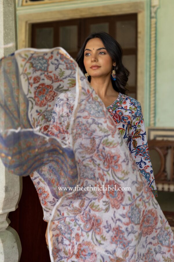"Hasrat" Cotton Kurta Set with Kota Doria Dupatta(3pc) - Image 5