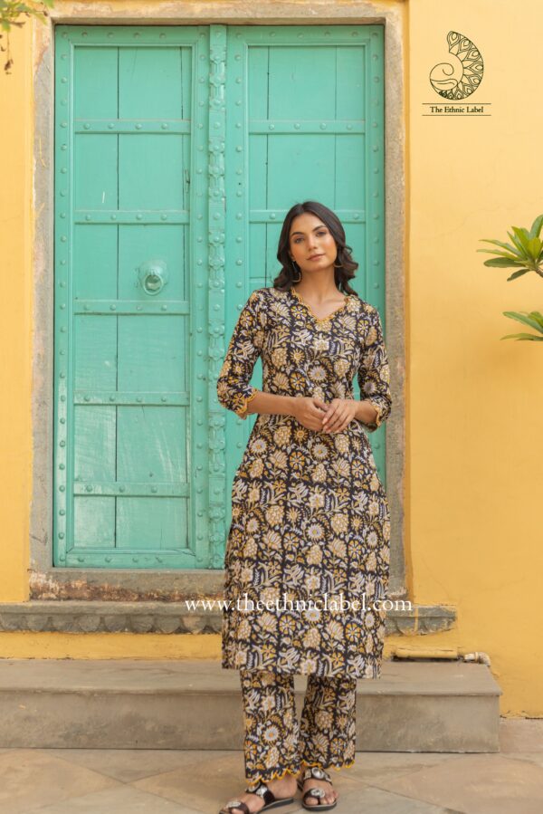 "Sajda" Hand Block Printed Scalloped Cotton Co-ord Set - 2 pc - Image 2