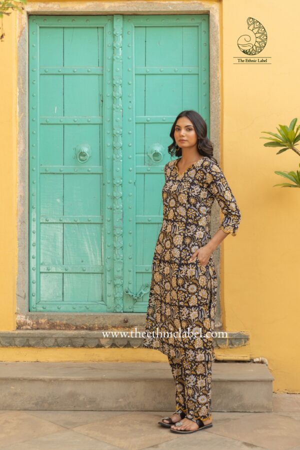 "Sajda" Hand Block Printed Scalloped Cotton Co-ord Set - 2 pc - Image 4