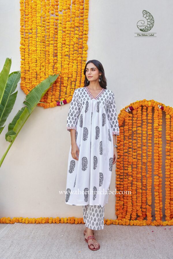 "Jiya" Cotton Kurta Pant Set (2pc) - Image 3