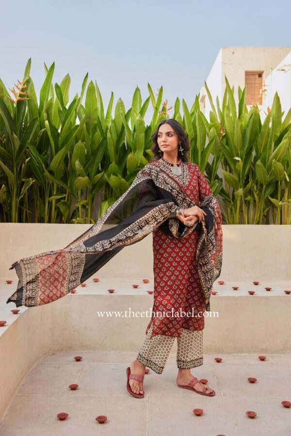 "Saarang" Bagru Hand Block Printed Chanderi Suit Set(3pc) - Image 2